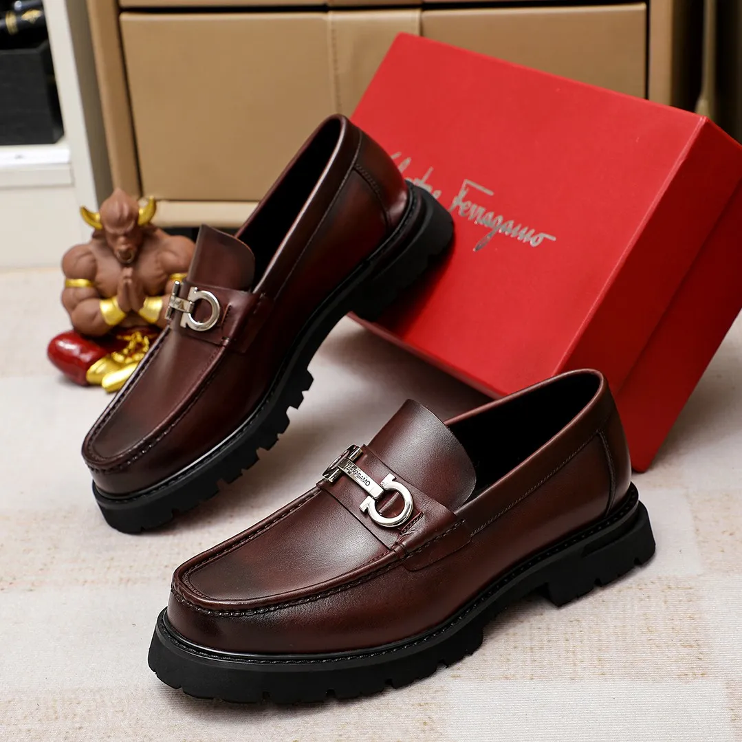 Men's shoes 💰460 🔥Ferragamo's new men's casual slip-on shoes🇨🇳Official website original 1:1 mold, original quality💯Fine workmanship, high-end luxury☘The upper is made of imported Italian first-layer cowhide🌴🐂Leather lining🍓Rubber wear-resistant and non-slip outsole, breathable and comfortable to wear🍍The first choice for high-grade men🍉3 colors available! Code number 38-45……